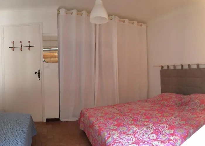 Avec Piscine بيت للعطل *